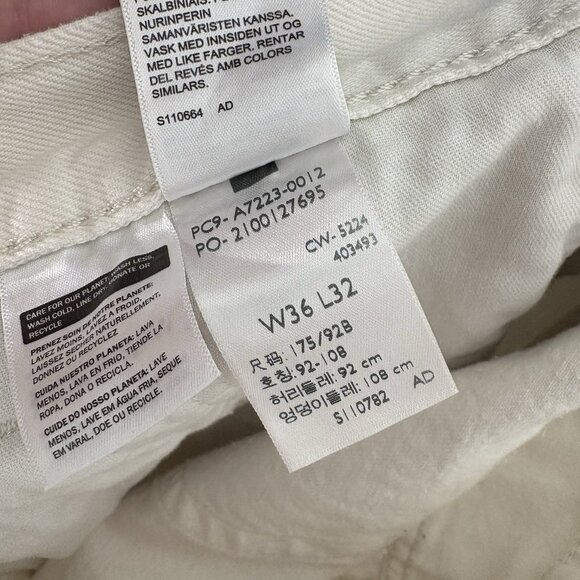 Levis Men Size 36x32 Ivory Denim 5-Pocket Casual 555 Relaxed Straight Jeans NWT - Picture 16 of 16
